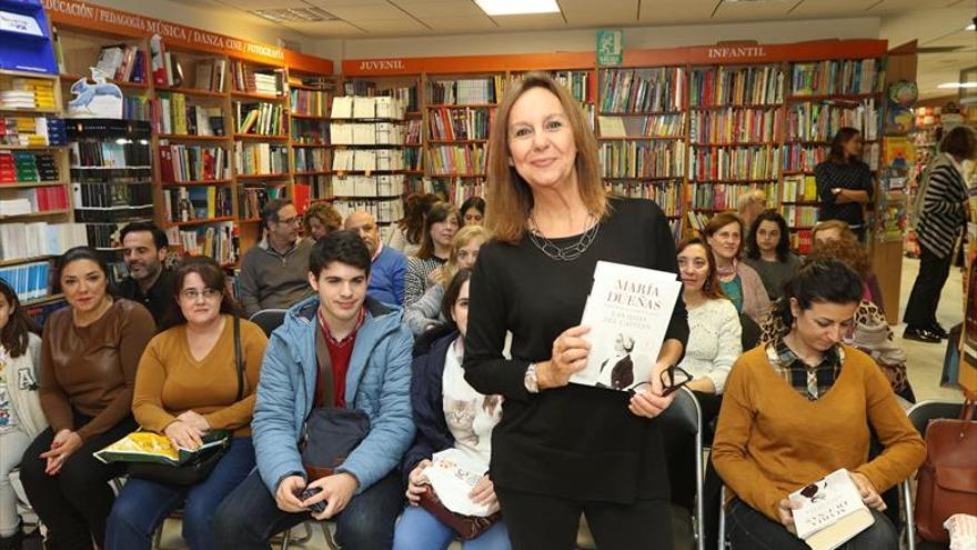 María Dueñas: «La emigración fue dura, pero para las mujeres, más»