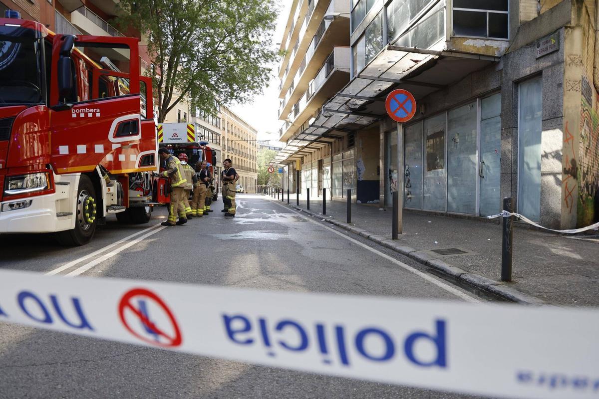 Girona. Ronda Ferran Puig 13-15. Nou incendi a l'edifici ocupat. Bombers. Mossos esquadra.