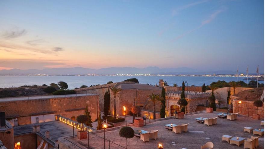 Un rooftop de Mallorca entra en el ranking de los mejores lugares de España para ver el atardecer este verano