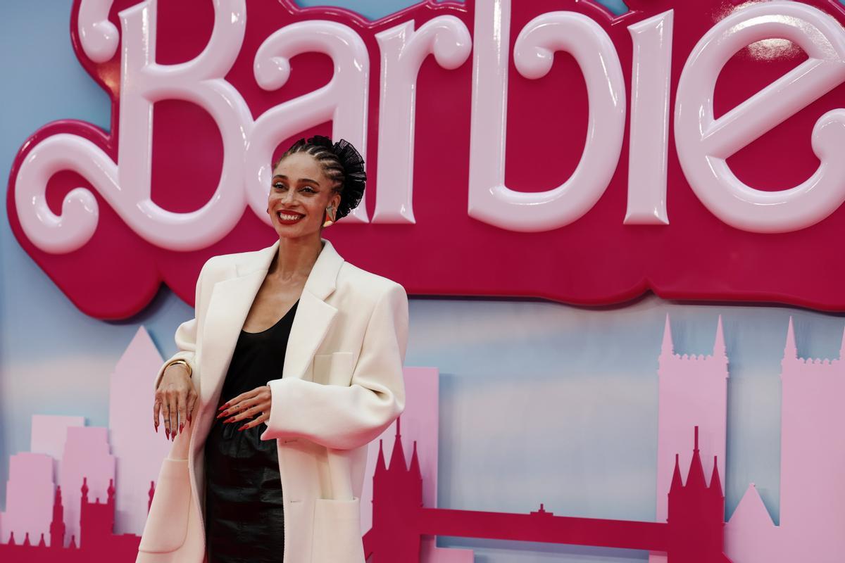 La alfombra rosa en el estreno europeo de Barbie en el centro de Londres