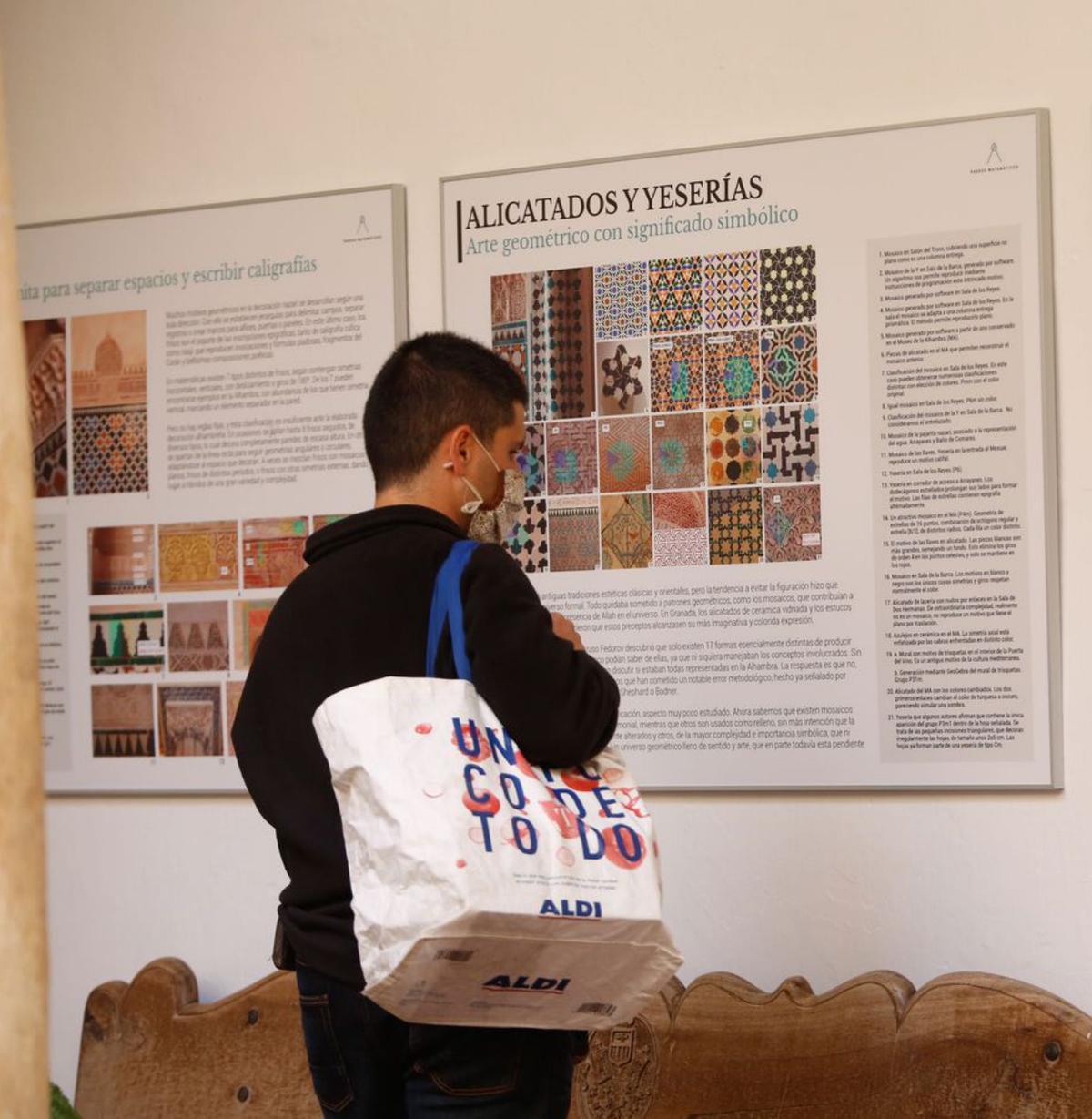 Galerías 8 La facultad convirtió sus pasillos en una galería de arte.