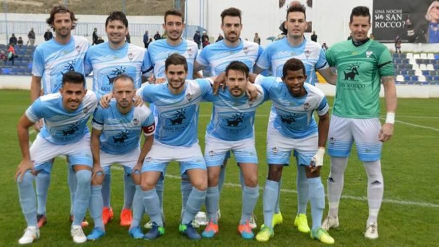 El CF Independiente Alicante, líder en solitario