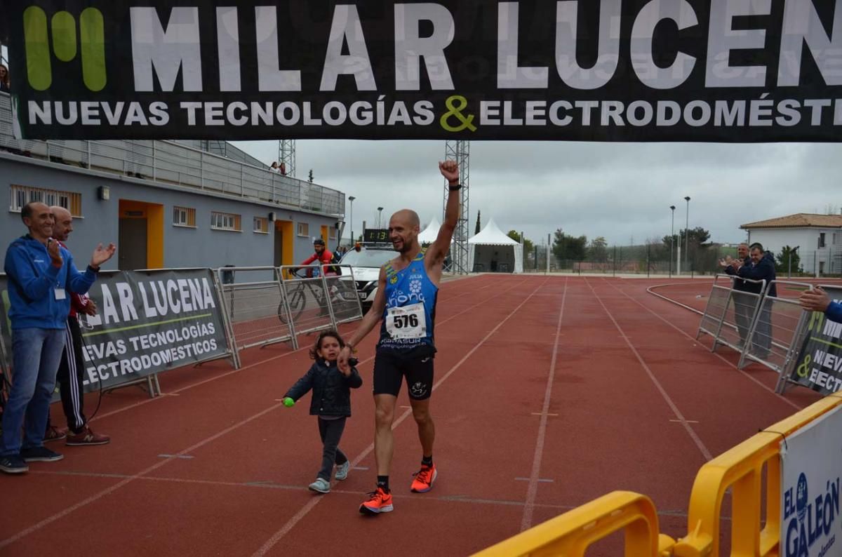 Javier Arcas y Fátima Ouhaddou vencen en la Media Maratón de Lucena