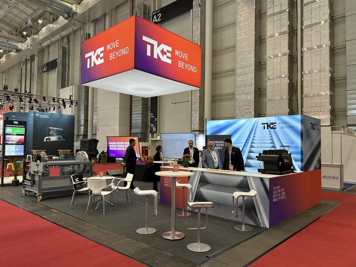 Un expositori de TKE en una de las ferias del sector
