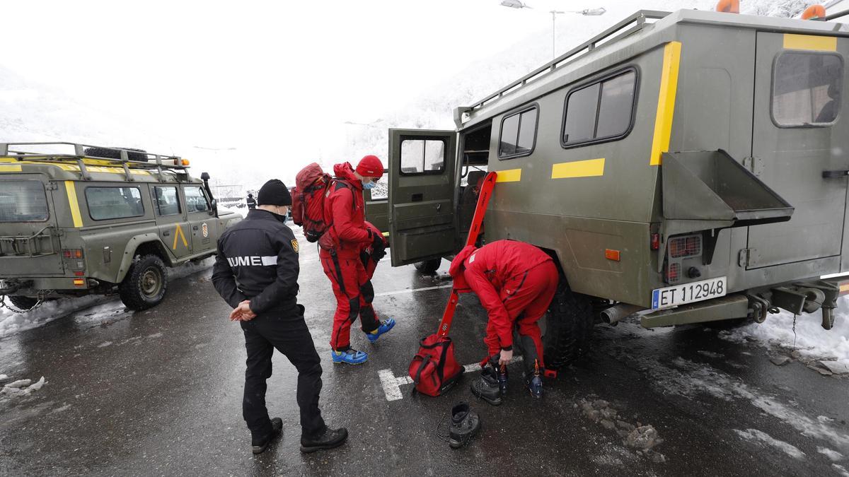 El operativo de búsqueda ya trabaja en la zona del alud de San Isidro para tratar de encontrar al trabajador desaparecido