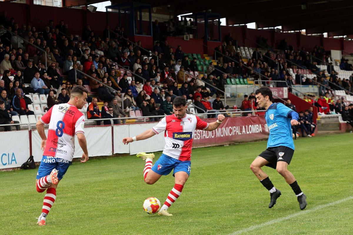 Los vilagarcianos tienen la oportunidad de asaltar el liderato.