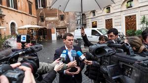 Albert Rivera  durante un encuentro con los corresponsales espanoles en Roma tras su reunión con Mateo Renzi.