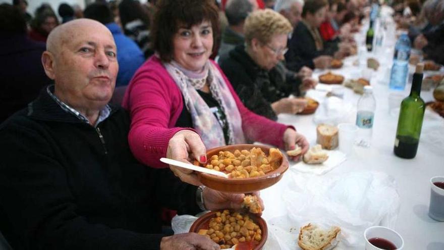 Imagen de una edición anterior de la Festa dos Callos de Matalobos. // Bernabé/Luismy