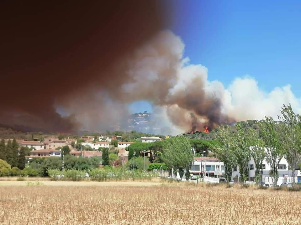 Incendi forestal a Castell d'Aro