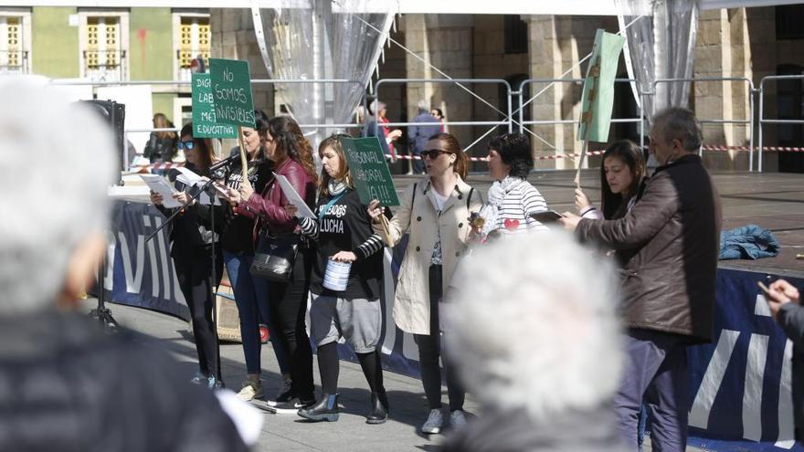 Participantes en la concentración de las educadoras de Infantil.