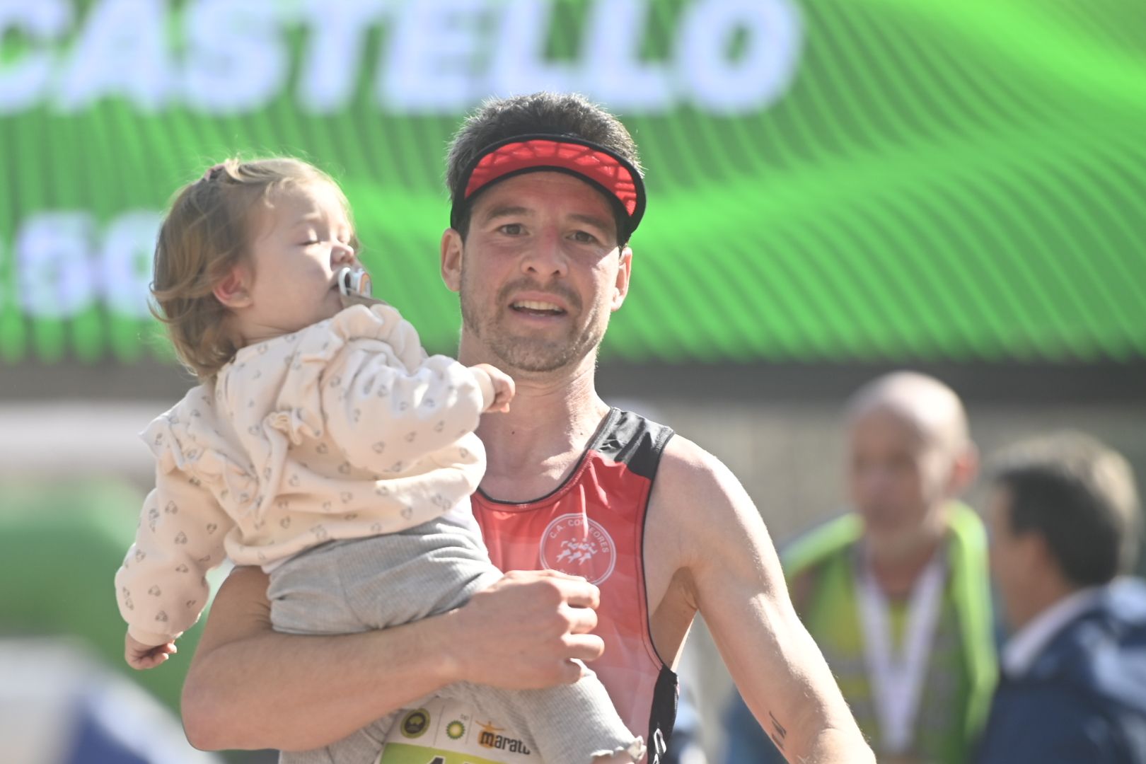 Algunas de las mejores celebraciones en meta del Marató bp Castelló