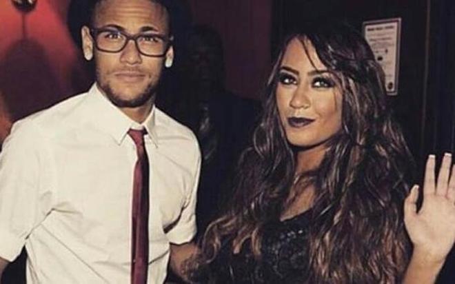 Neymar viajó a Brasil para acudir a la fiesta de cumpleaños de su hermana