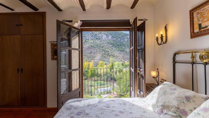 En imágenes | Se vende hotel de lujo en uno de los pueblos más bonitos de Aragón por 800.000 euros