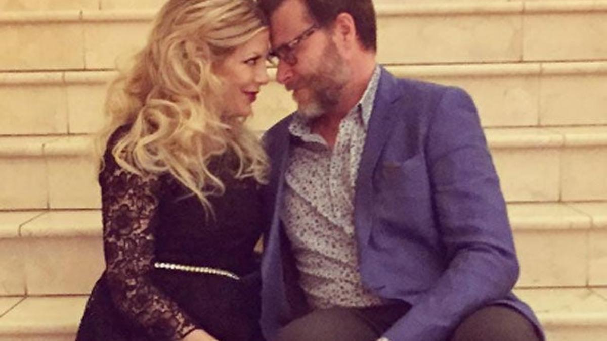 Tori Spelling y Dean McDermott celebran su décimo aniversario con el mismo tatuaje