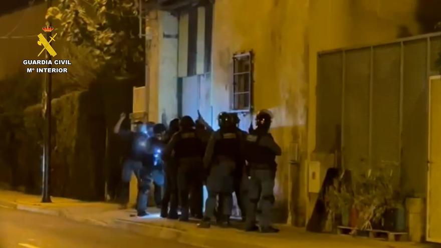 La Guardia Civil desmantela tres puntos de venta de droga en Zaragoza