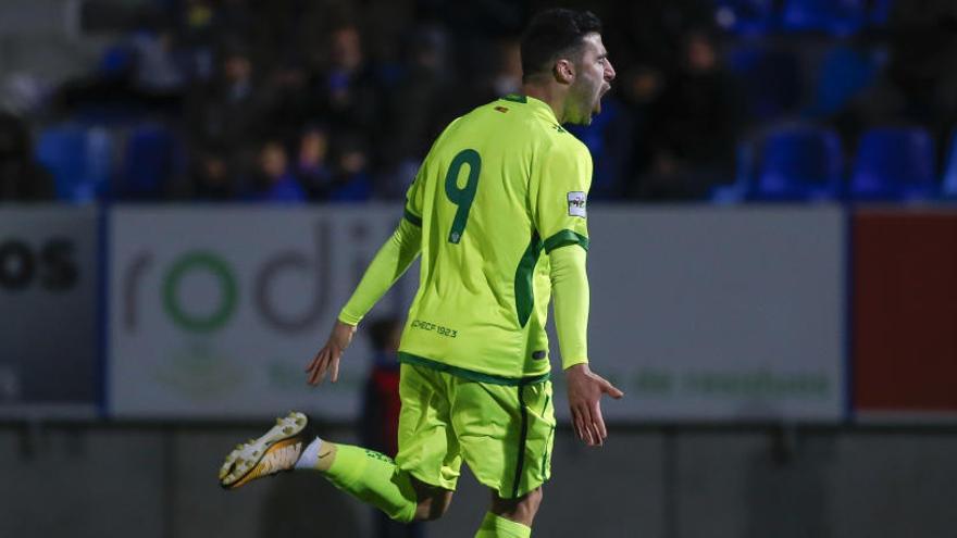 Benja celebra el gol que le hizo el domingo al Badalona