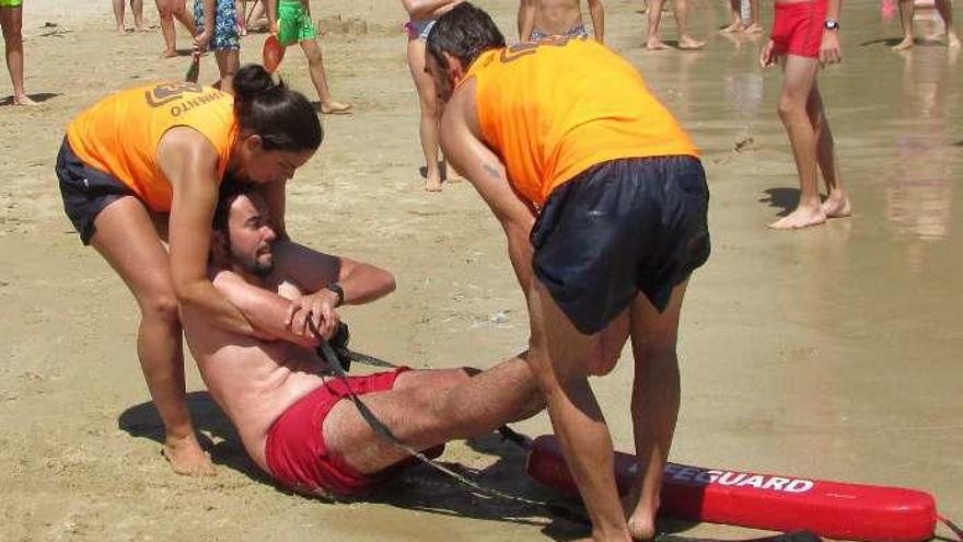 Así se salva una vida: un rescate de película en la playa de La Franca