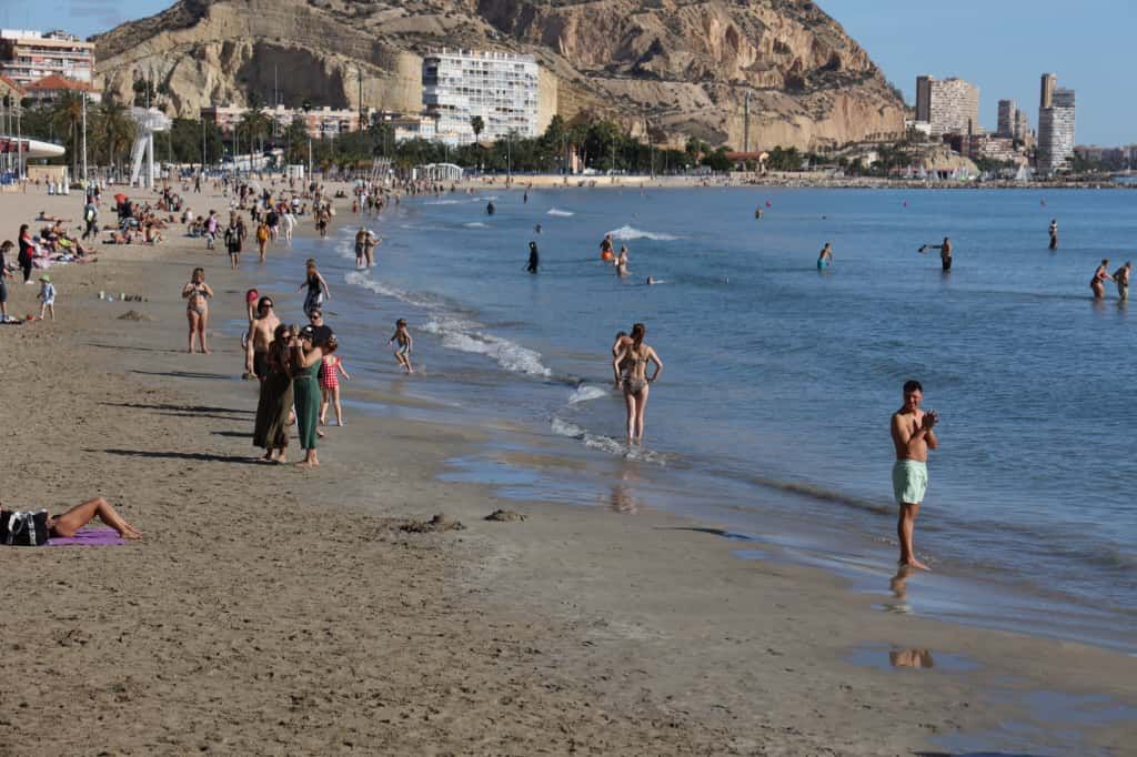El buen tiempo regresa a Alicante: domingo con sol y temperaturas suaves
