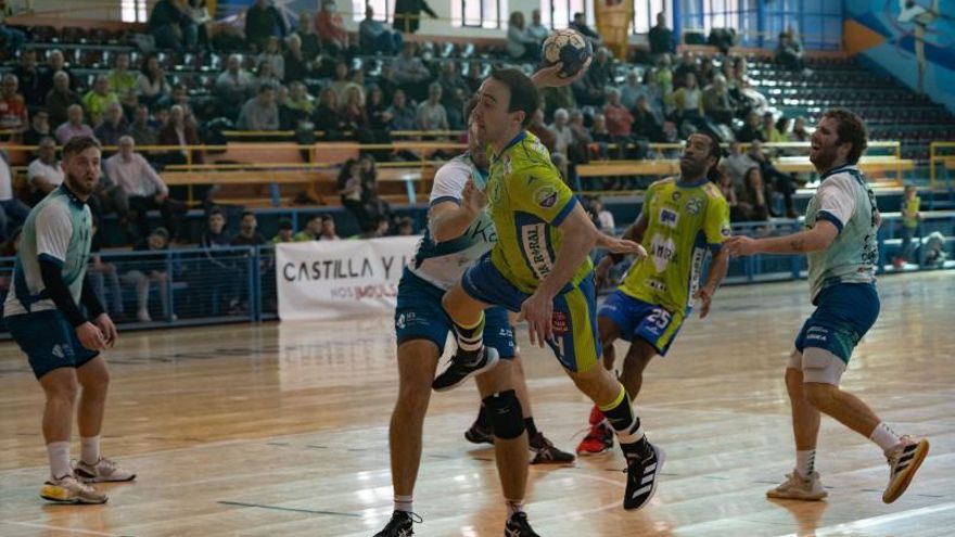 El Balonmano Zamora Enamora ya conoce el camino a la salvación