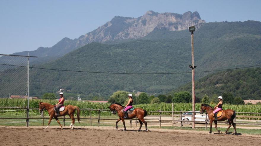 Un moment de les classes d&#039;equitació a la finca que l&#039;associació eQuaid té a la Vall d&#039;en Bas