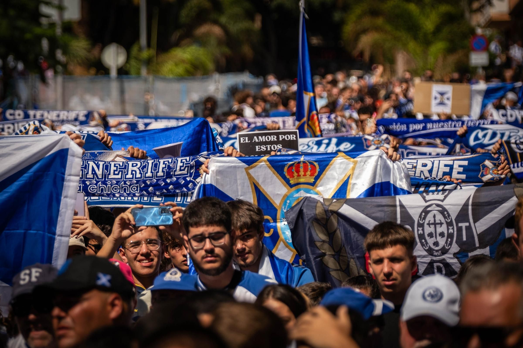 Manifestación de los aficionados antes del CD Tenerife-Sporting de Gijón