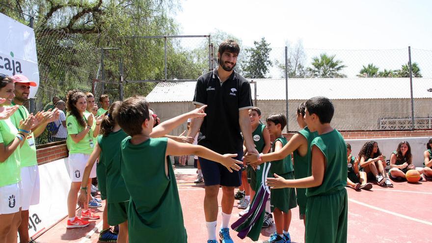 Dani Díez comenzará más tarde al estar con la selección.