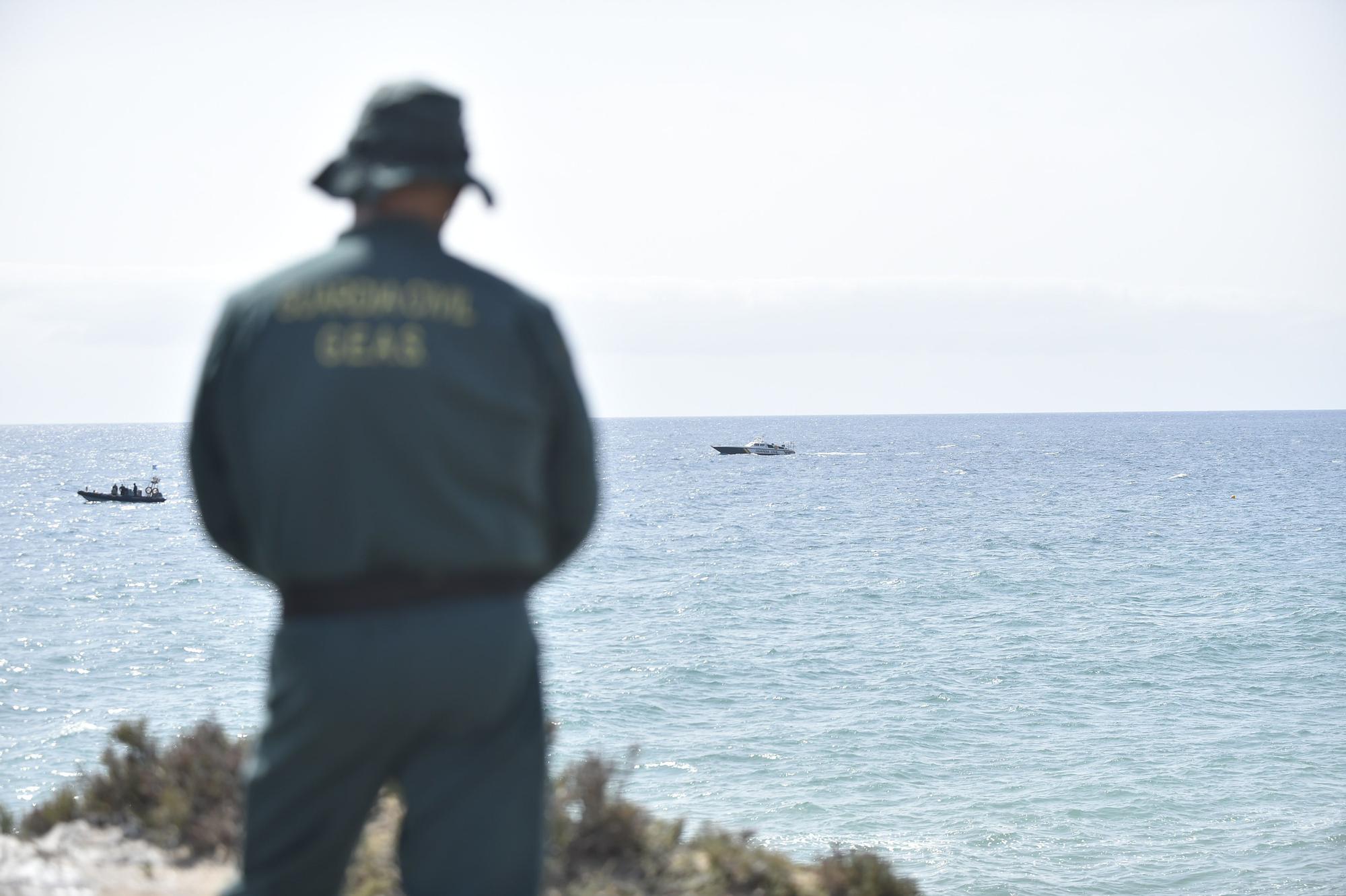 Continúa la búsqueda de los migrantes desaparecidos al naufragar su patera en Mazarrón