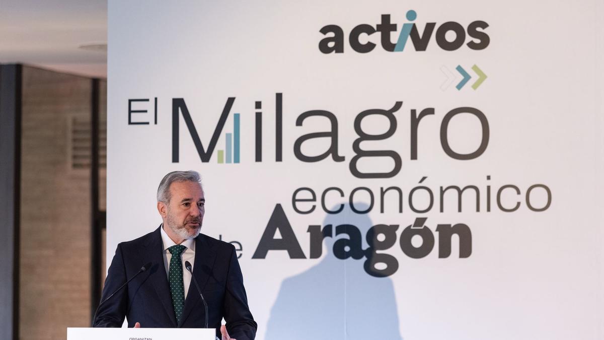 El presidente de Aragón, Jorge Azcón, en la inauguración del foro 'El milagro económico de Aragón', organizado por EL PERIÓDICO y 'activos'.