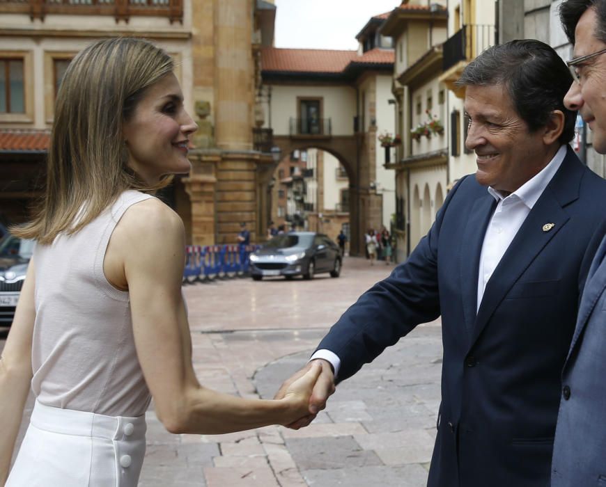 La Reina inaugura en Oviedo los cursos de verano de la Fundación