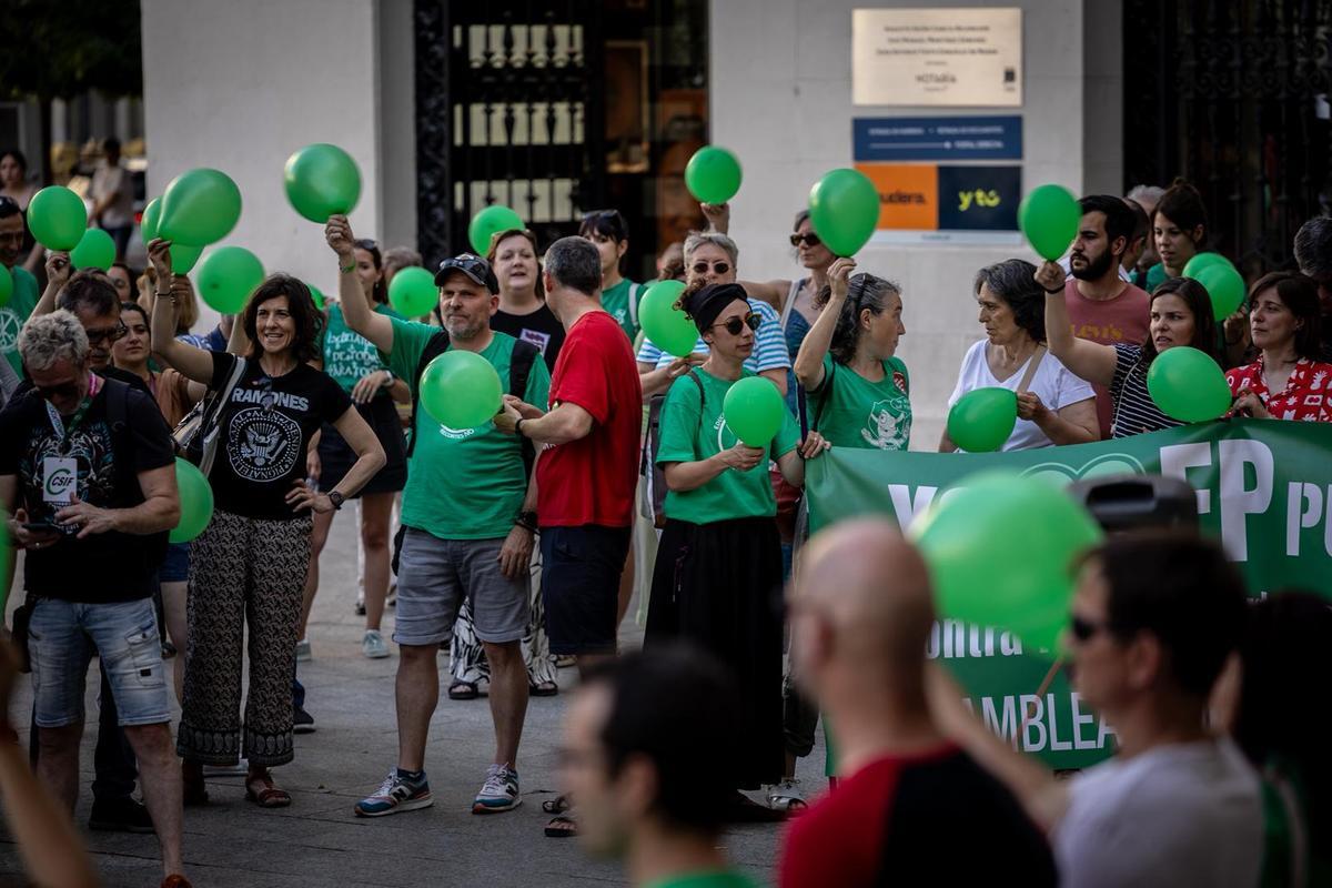 Protesta de la escuela pública de Aragón para despedir el curso escolar.
