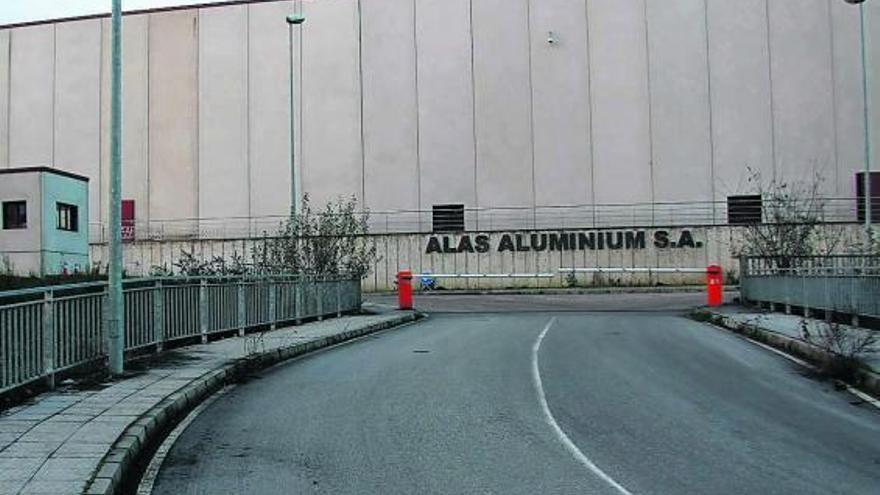 Instalaciones de la planta aluminera de Ciaño.