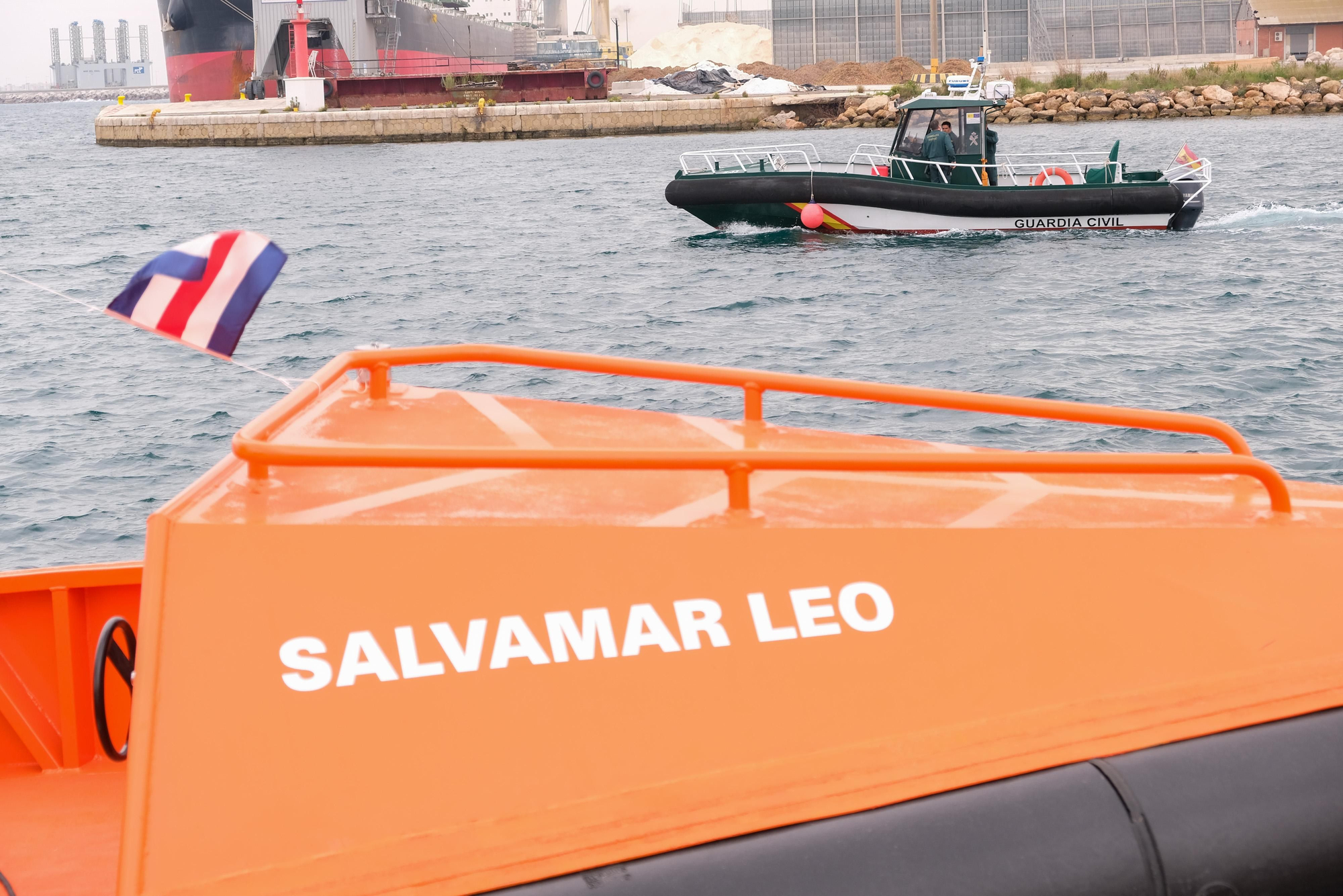 Salvamento Marítimo estrena nuevo barco en su base de Alicante