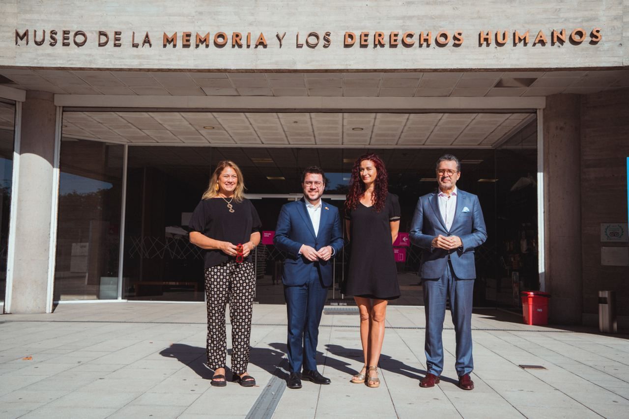 El 'president' Pere Aragonès eb el Museo de la Memoria y los Derechos Humanos de Santiago de Chile