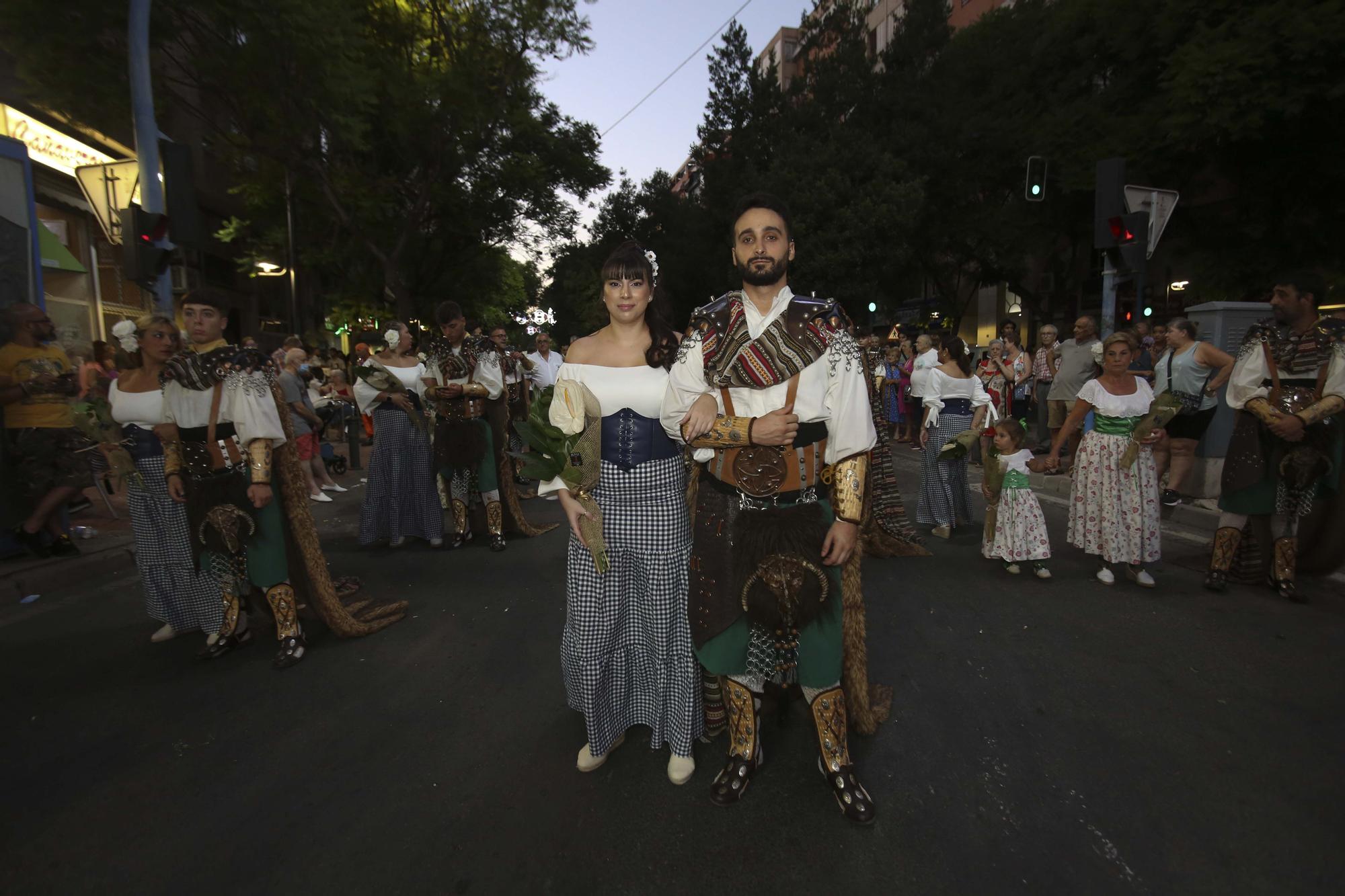 Altozano rinde homenaje a la Virgen de la Asunción tras los desfiles de Moros y Cristianos