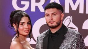 Archivo - Lola Romero y Omar Montes durante el photocall previo a la gala de entrega de los Latin Grammy 2023, en el Palacio de Congresos de Sevilla, a 16 de noviembre de 2023, en Sevilla, Andalucía (España).