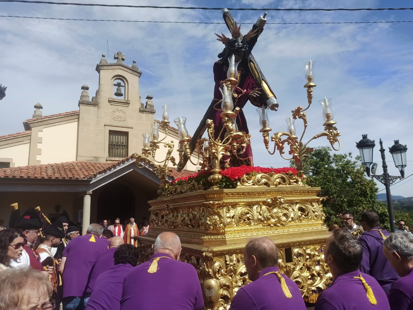 Todas las imágenes del Ecce Homo: así fue la multitudinaria y emocionante procesión en Noreña