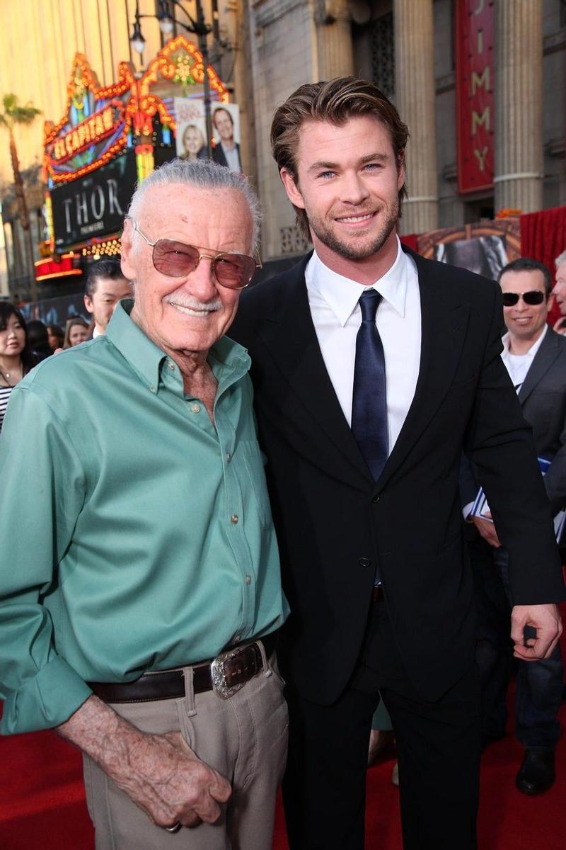 Stan Lee con Chris Hemsworth, Thor
