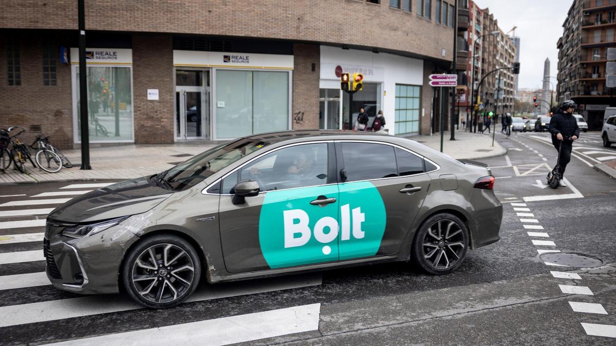 Un VTC de Bolt, esta semana en Zaragoza.