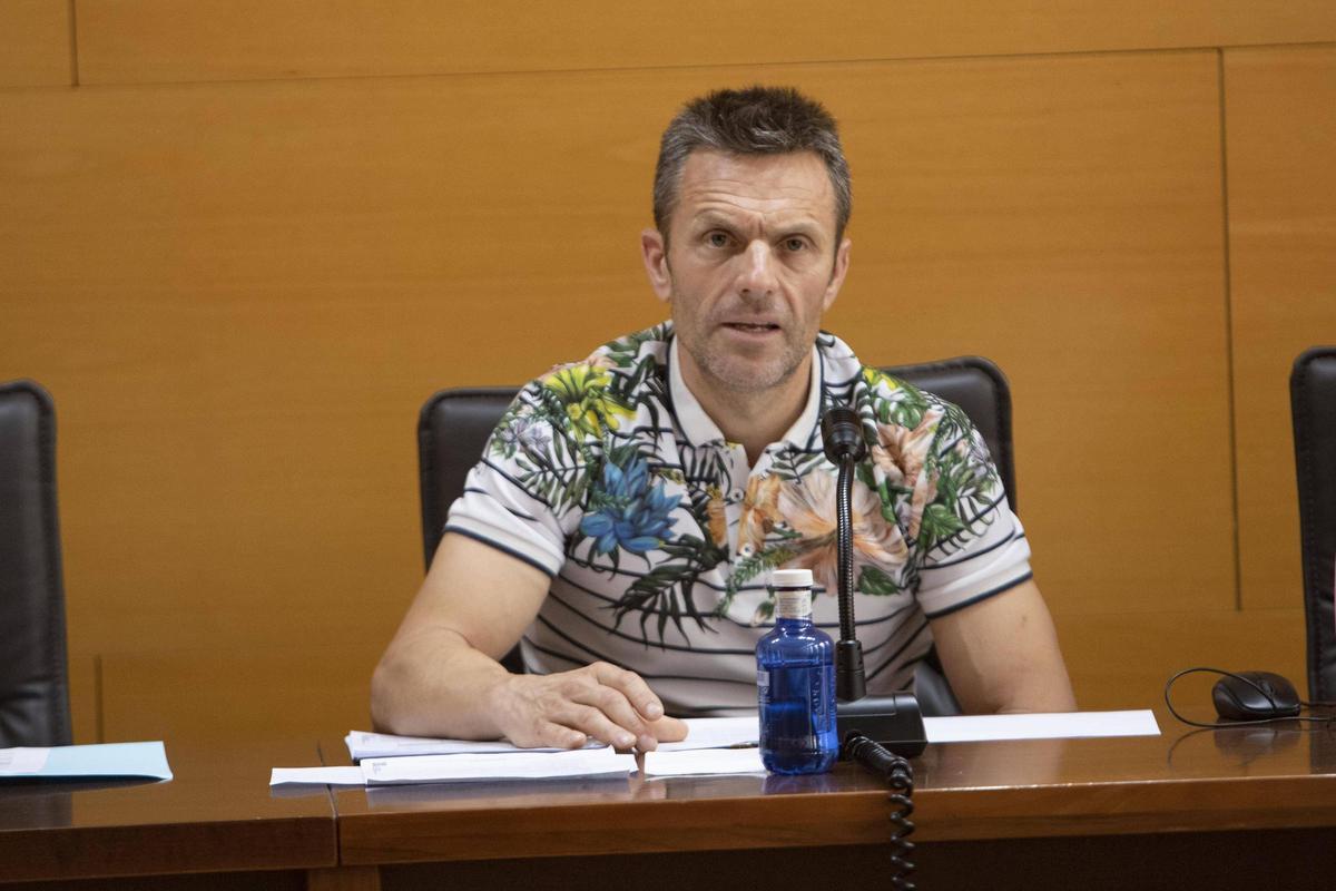 El alcalde del Genovés, Pablo Vilar, en un pleno municipal.