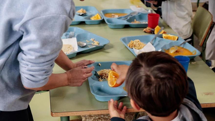 Comedores que huelen a casa de abuela: la comida saludable llega a todos los colegios de Canarias