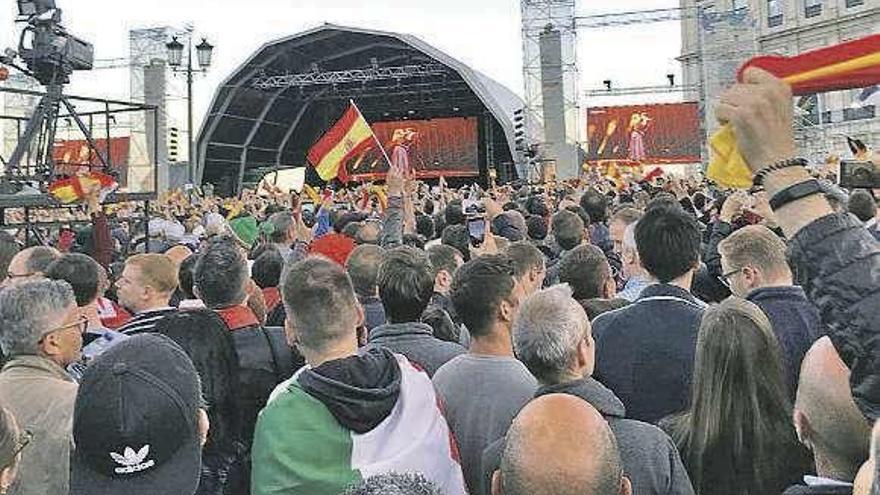 Eurofanes en la Plaza del Comercio de Lisboa. // J.M.E.