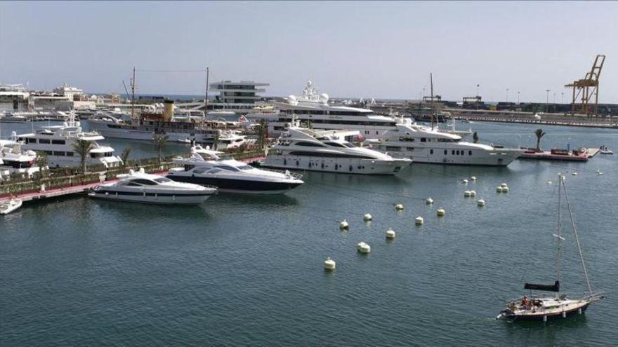 El Puerto de Valencia rebaja el precio para deshacerse del yate que compró para la Copa América