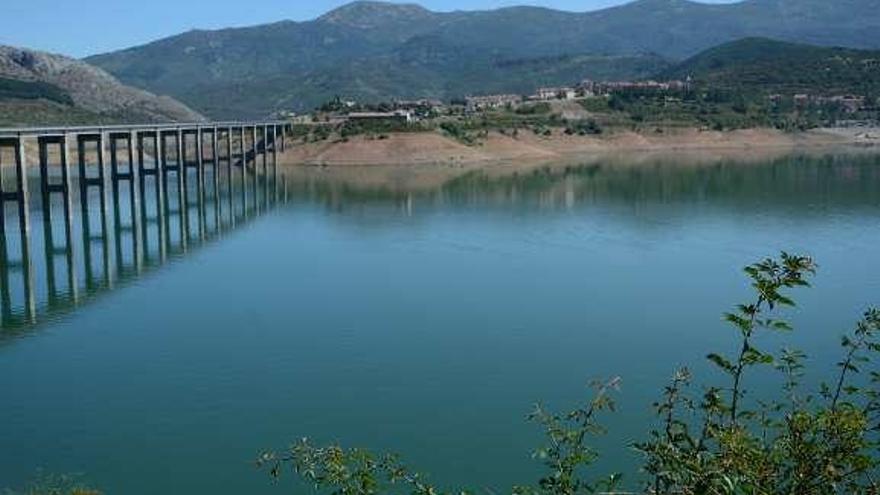 Embalse del Esla en Zamora.