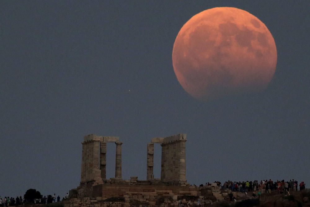 El eclipse desde el Templo de Poseidón, en Grecia.