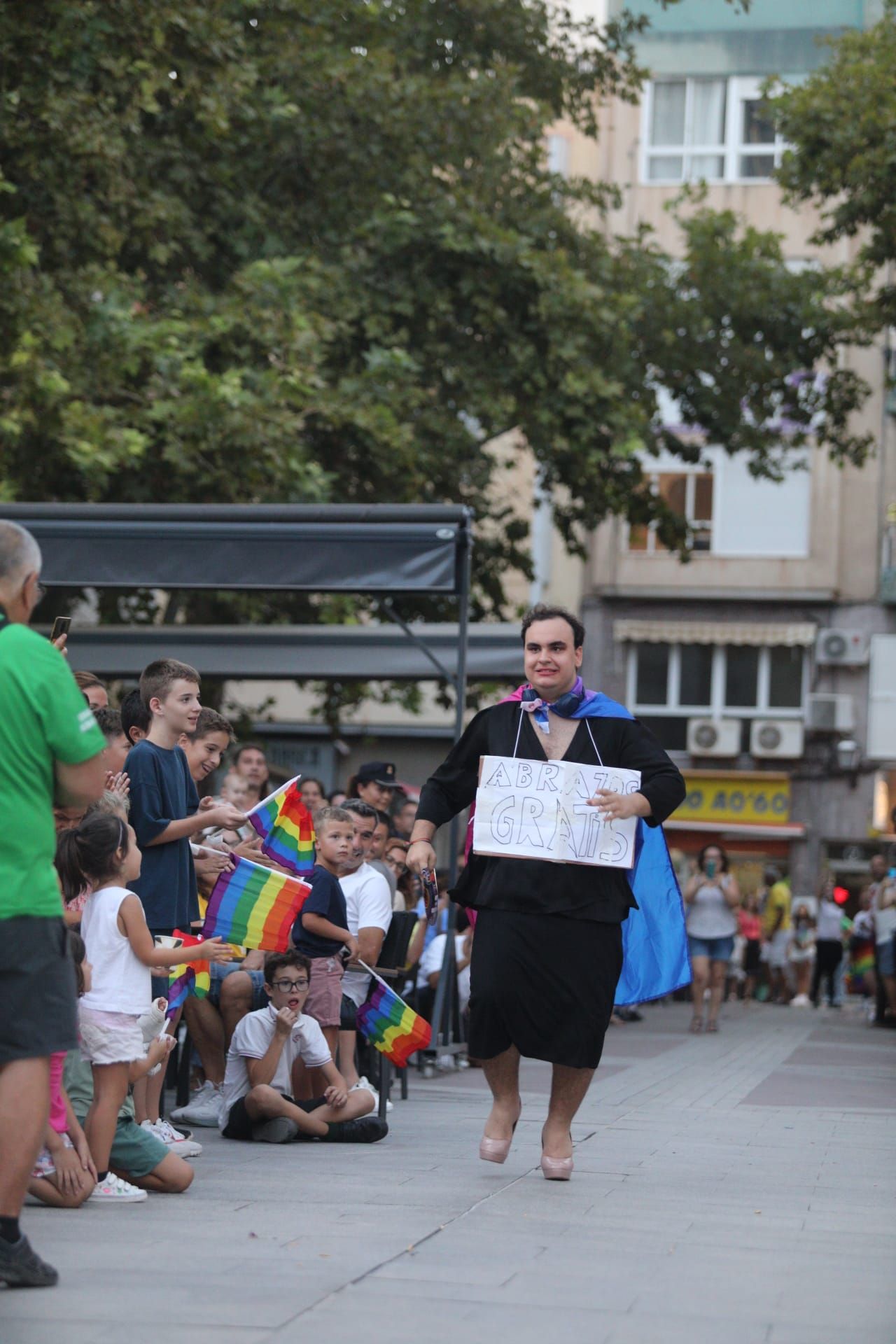 Orgullo Elche: carrera de tacones en Elche