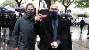El ’exconseller’ Romeva, a su llegada a declarar como imputado por la presunta malversación de fondos en la política exterior de la Generalitat.