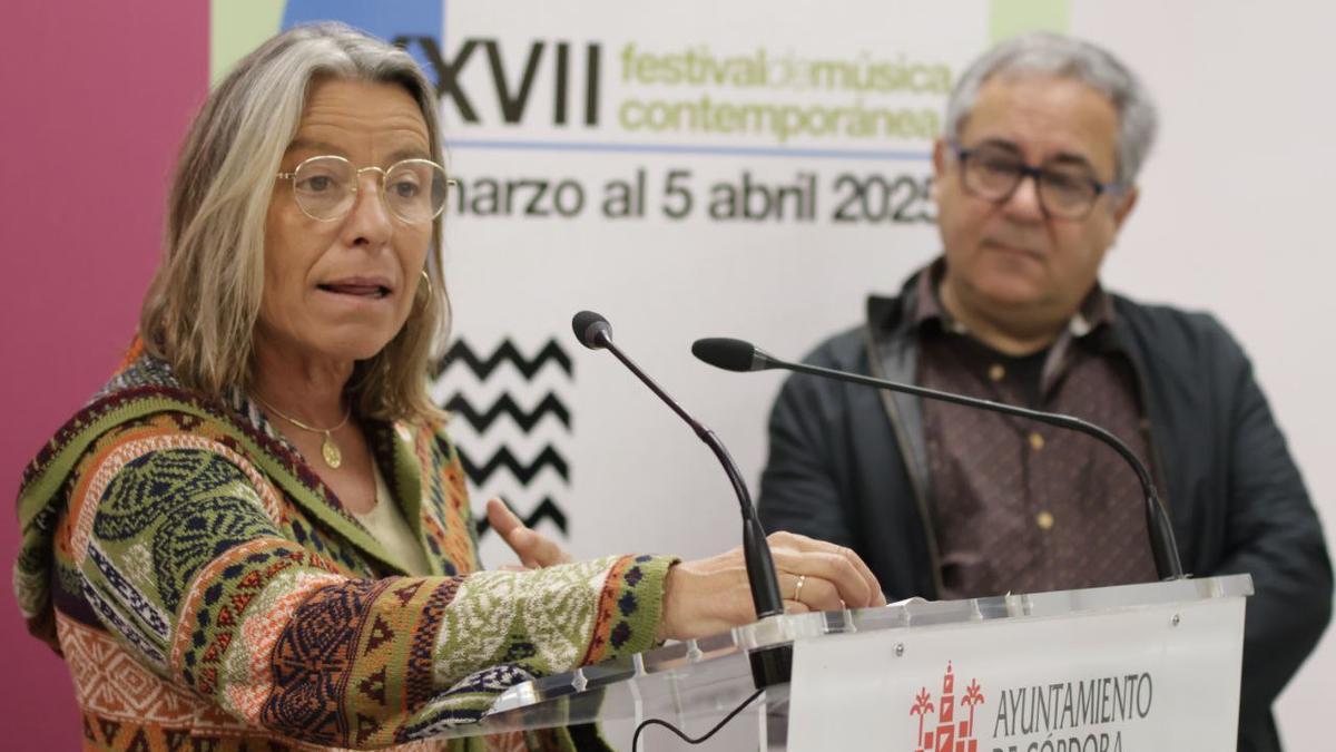 Isabel Albás y Juan de Dios García presentan la nueva edición del festival.