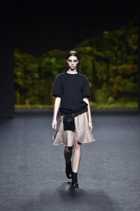 Juanjo Oliva, Otoño-Invierno 2017/2018:falda con volantes