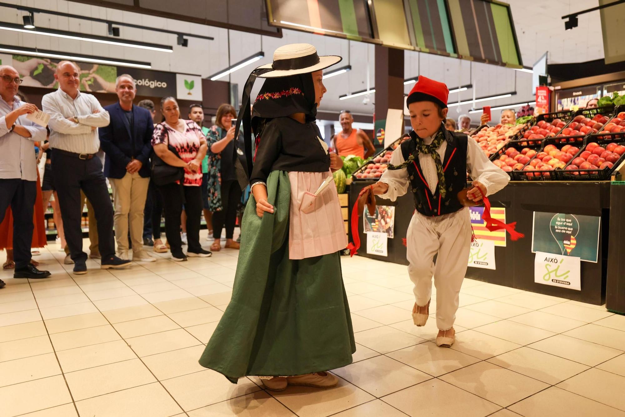 Mira las mejores imágenes de la presentación de la campaña de Eroski Sa nostra terra