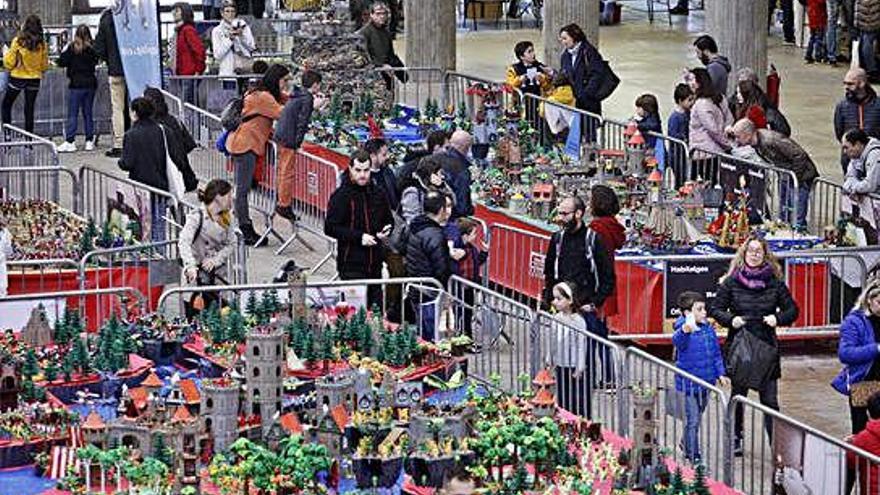 El món del Playmobil, al Palau de Fires. ?Girona es converteix aquest cap de setmana en el punt de referència dels amants del món del Playmobil, amb la quarta edició de la fira internacional de col·leccionisme a la ciutat.